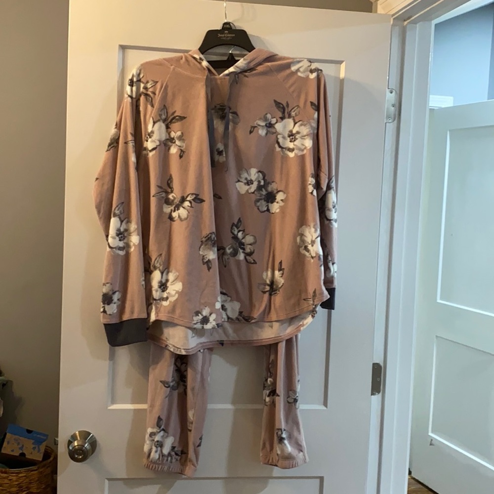 Xxl Simply Vera Wang pajama set. From kohl’s. So soft